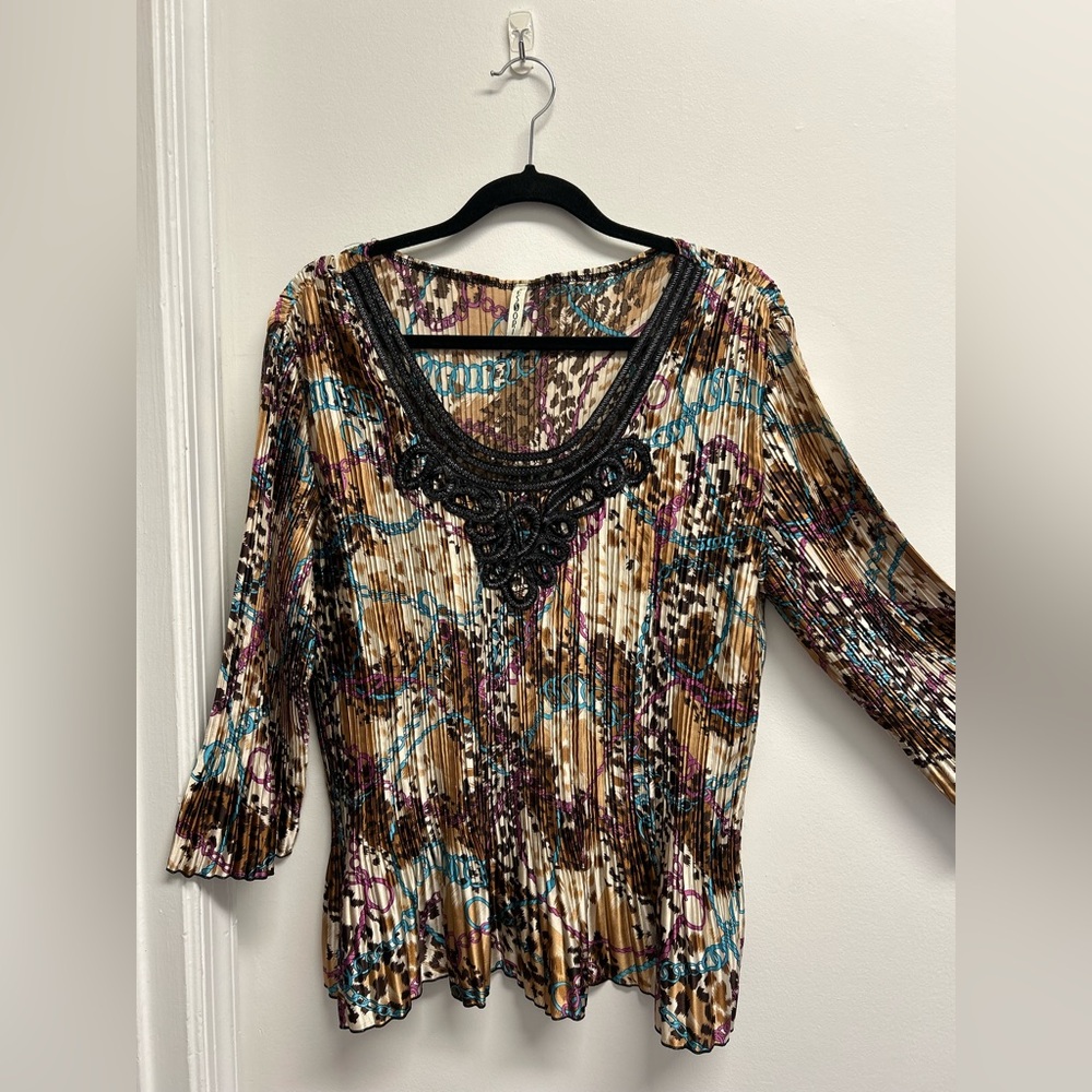 Elegant Multicolor Pleated Blouse with Black Lace
